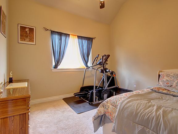 5th image of 3001 Marigold Ln