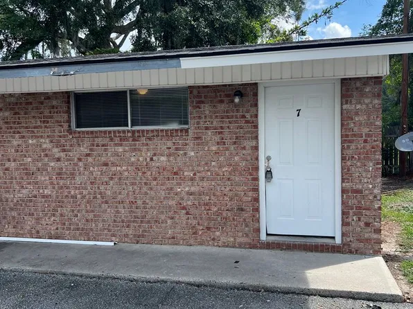 128 Gause Street