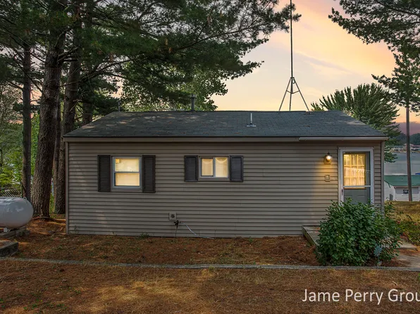 3672 S Roy Dr, Sheridan, MI 48884