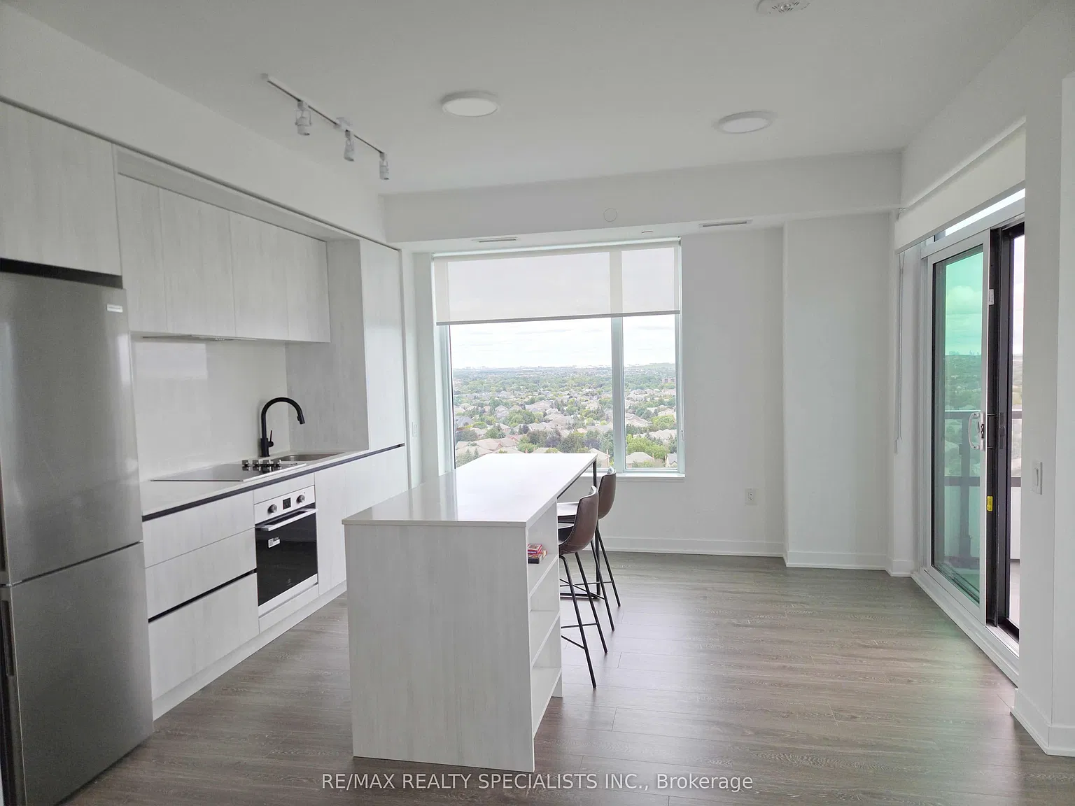 2 bed, $3,000 — Photo 3
