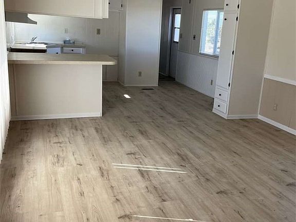 2nd image of 1582 Locust Rd