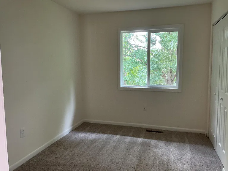 18 Wayside Ct — Photo 5
