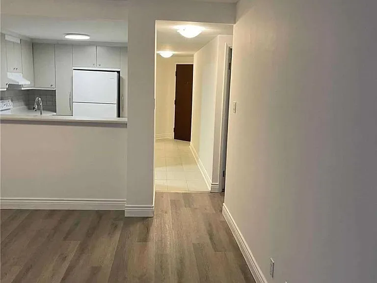 717 Bay St #1207 — Photo 4