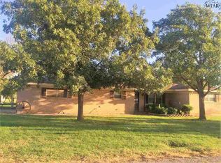 2818 Fm 367 E, Iowa Park, TX 76367