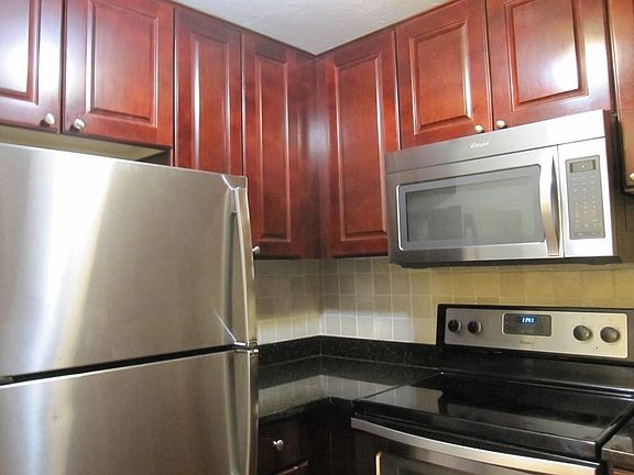 4th image of 230 Willard St Unit 306