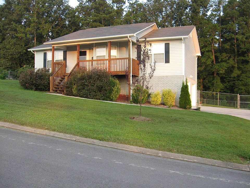 1st image of 300 Shady Hollow Cir SE