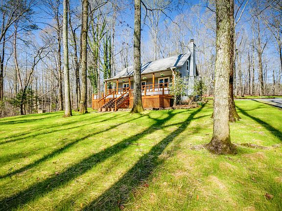 5th image of 373 Mountain Cir