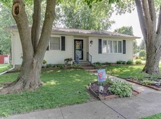 810 Elm St, Delavan, IL 61734