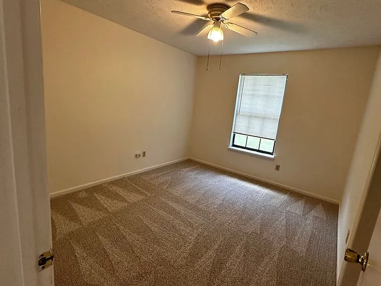 126 Kristine Blvd — Photo 26