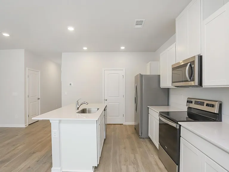 250 Hazel Ln — Photo 8