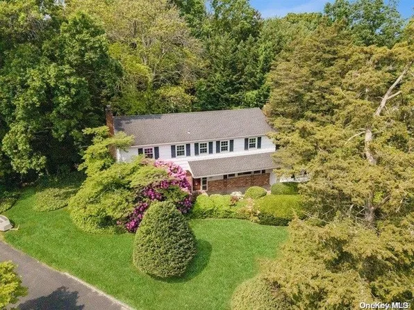 2 Sherry Court, Centerport, NY 11721