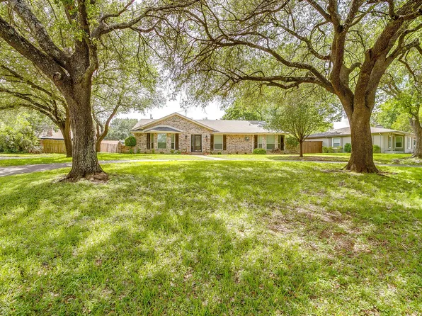 802 Shady Creek Dr, Cleburne, TX 76033