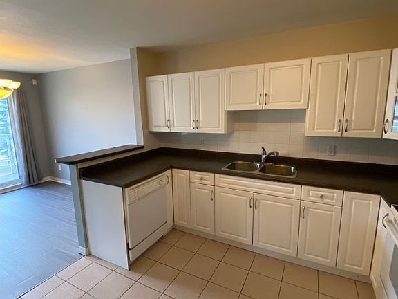 5th image of 2505 42nd St NW #68