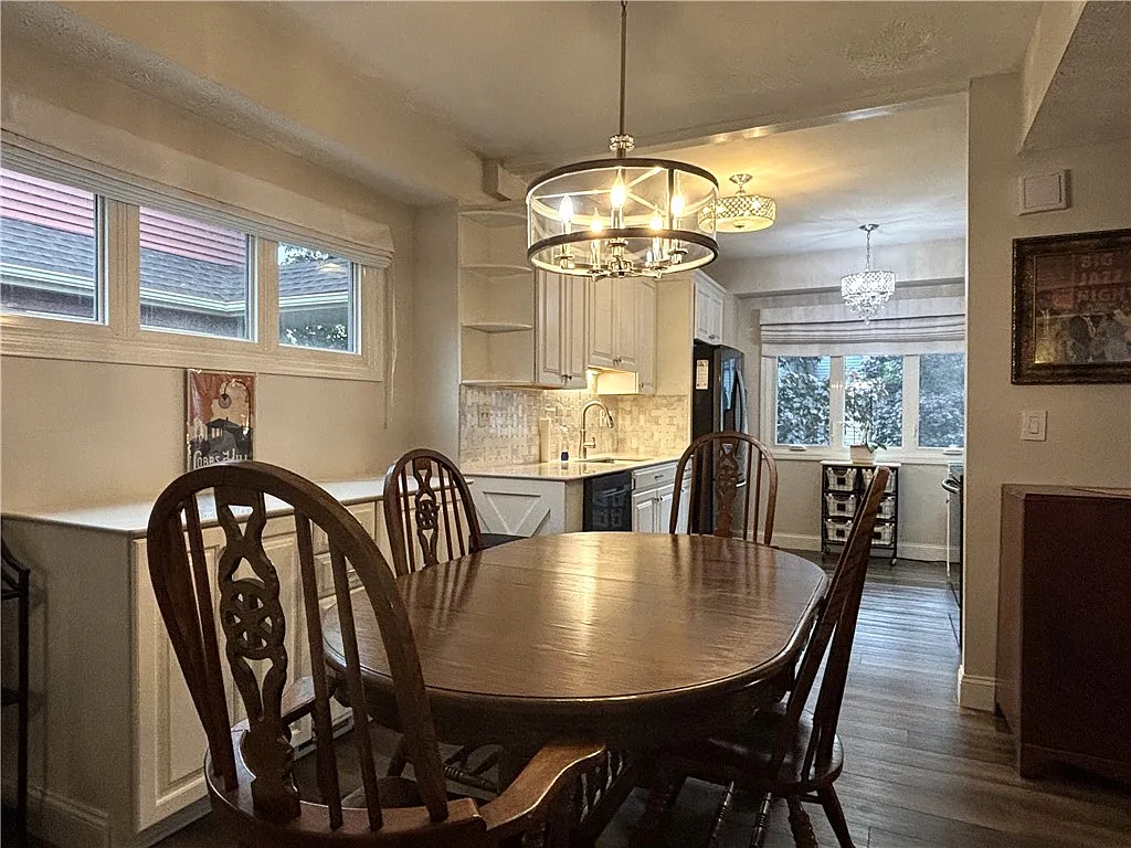 3 bed, 1.5 bath, 1346 sqft, $2,500 — Photo 4