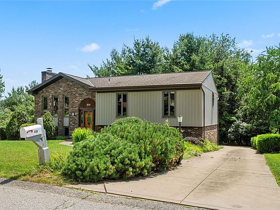 2nd image of 406 S Highlander Heights Dr
