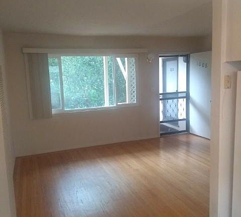 2nd image of 1008 Hill St #1008