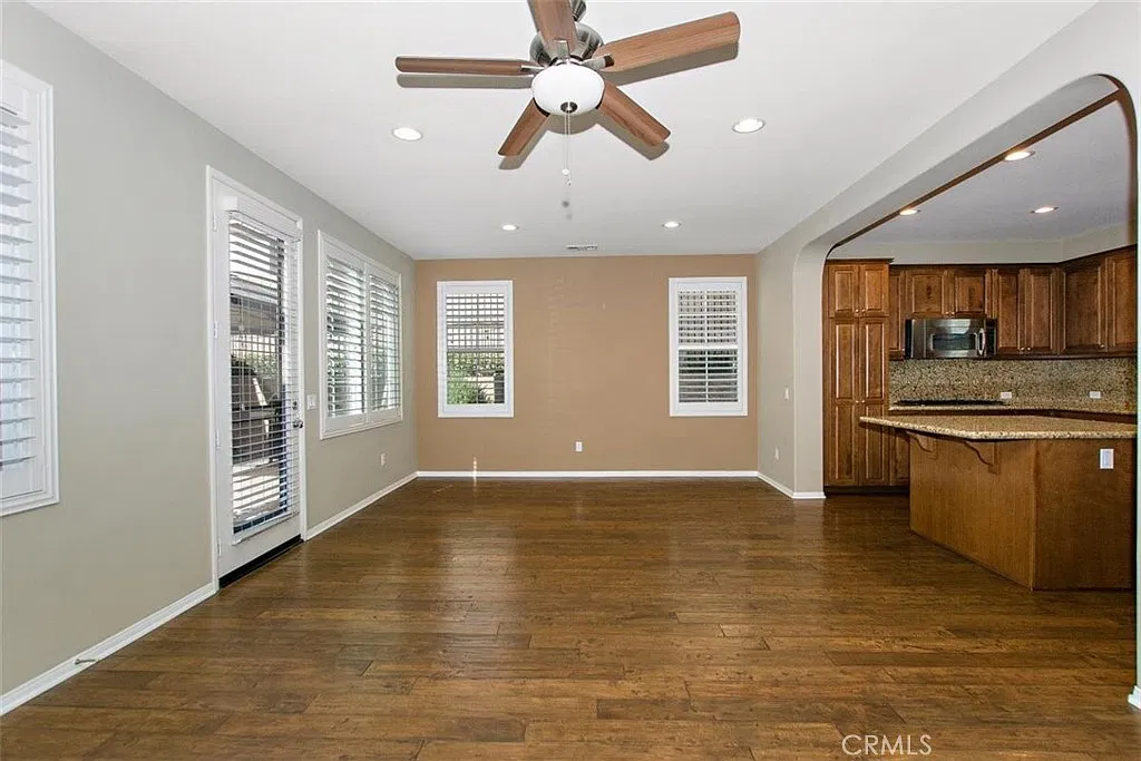 4 bed, 1949 sqft, $4,980 — Photo 4