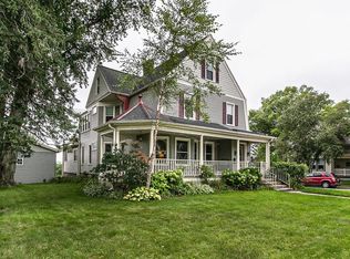 409 S Grandview Ave, Dubuque, IA 52003