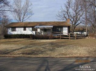 428 W 5th St, Solomon, KS 67480