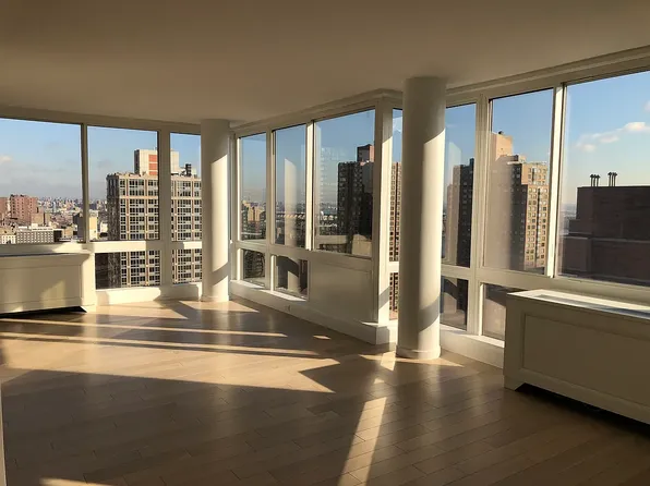 389 East 89th Street image 1 of 14