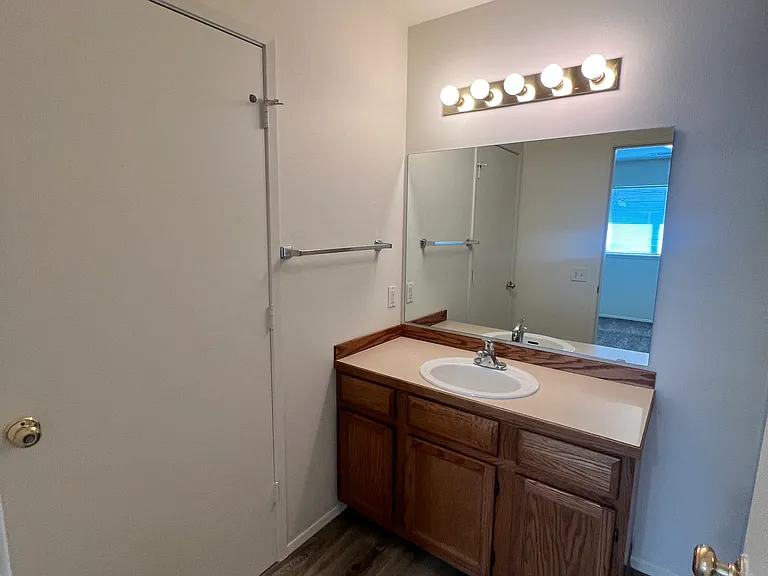 709 NE Savannah Dr #3 — Photo 14