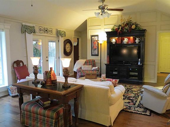 3rd image of 18363 Woodhollow Dr
