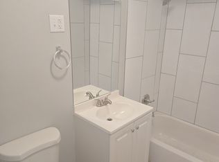 400 W Division St APT 1, Villa Park, IL 60181