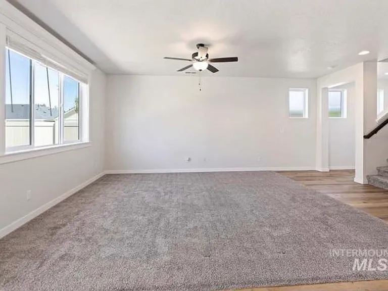 3131 N Chianti Ave — Photo 4
