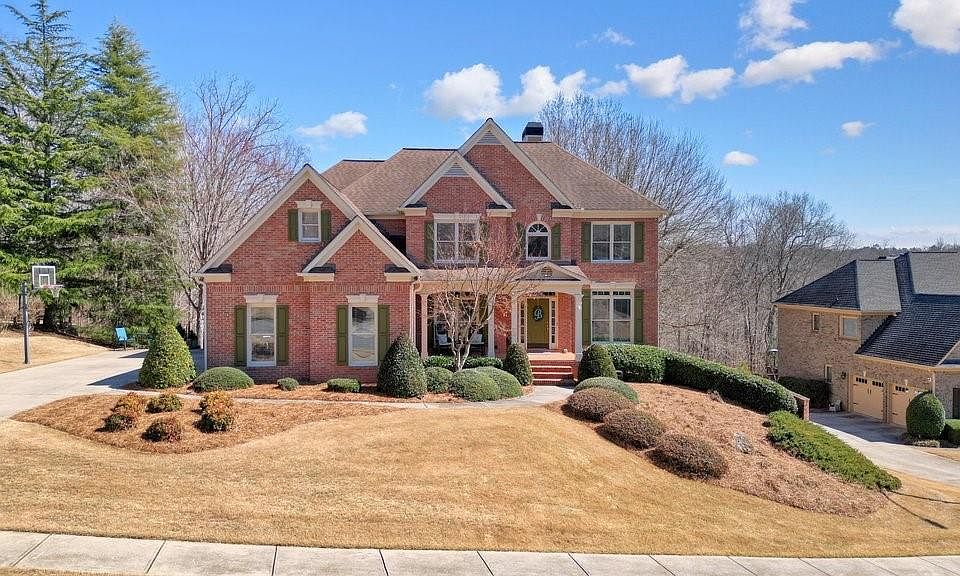 1st image of 586 Devon Brooke Dr