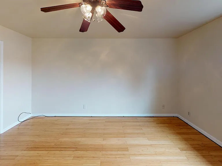 702 Cassia St — Photo 10