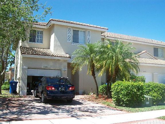 3rd image of 4001 NW 91st Ter
