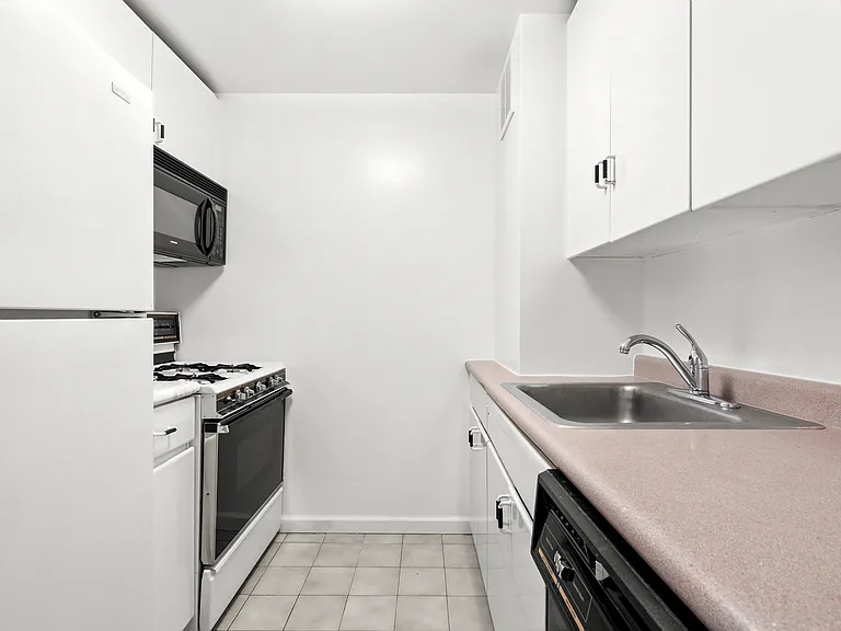 50 Lexington Ave #16F — Photo 4