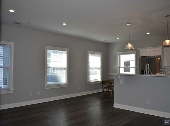 5th image of 273 Broadway #1