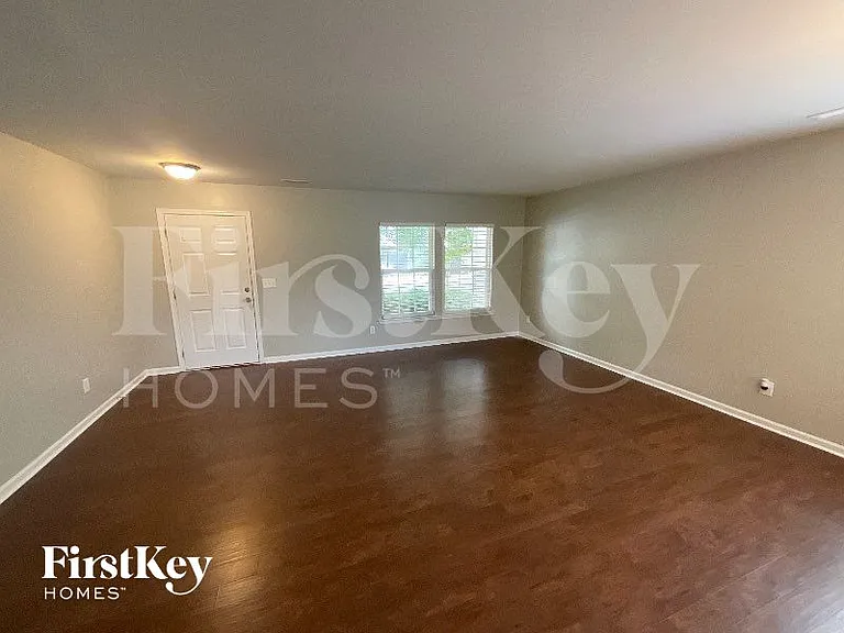 634 Conover Rd — Photo 4
