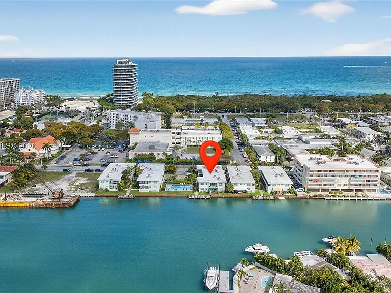 8600 Byron Ave #9 — Photo 40