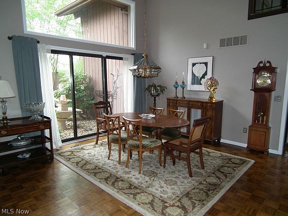 4th image of 309-6 Hawthorne Dr #4-J