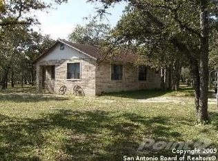 125 Morning Glory Rd, Floresville, TX 78114