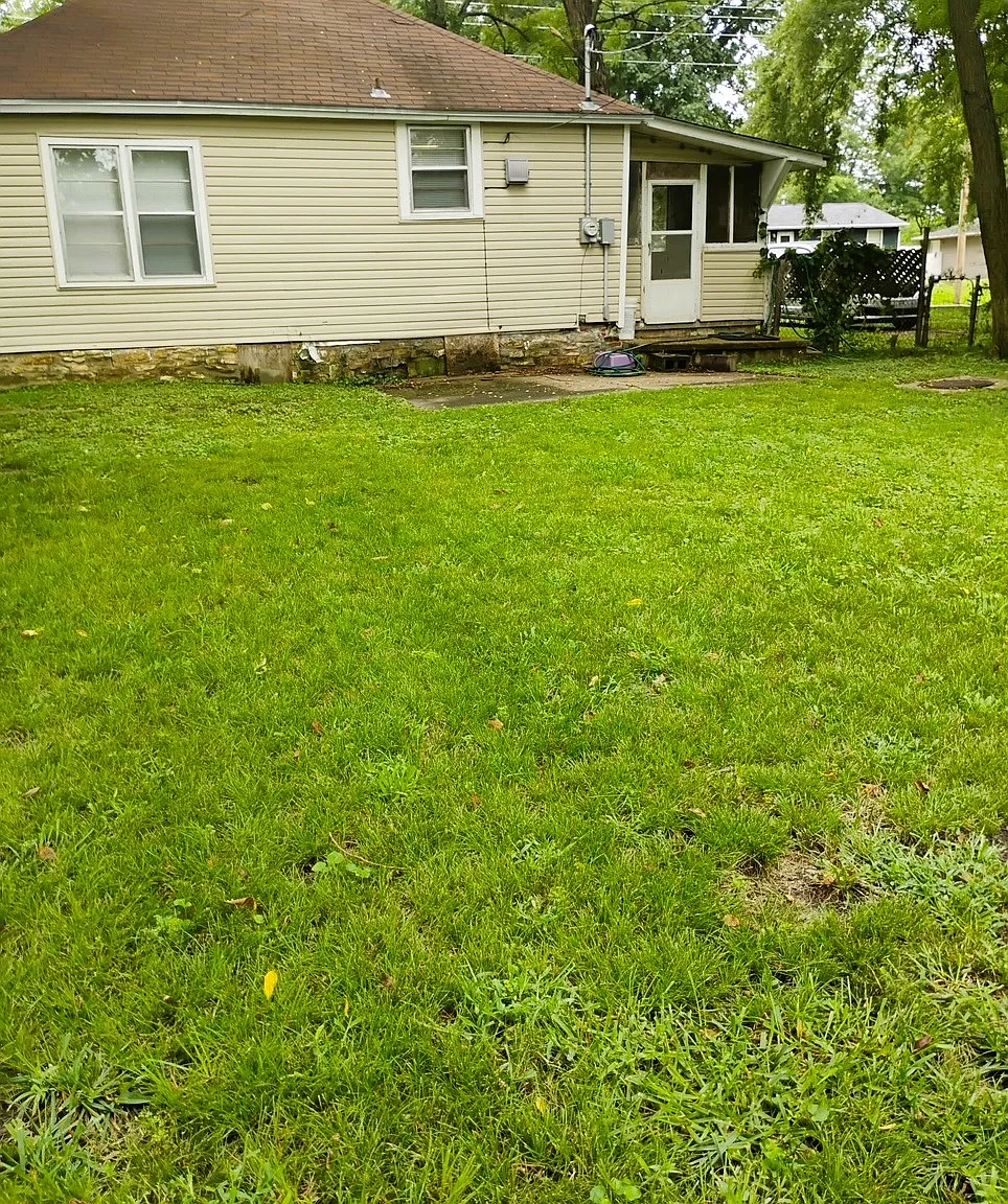 2 bed, 783 sqft, $900 — Photo 2