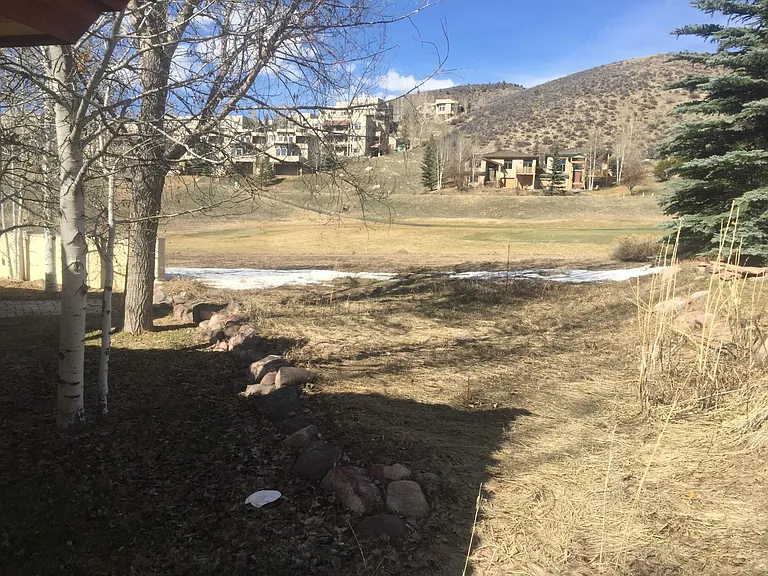 Backyard backs to hole #1 on golf course
