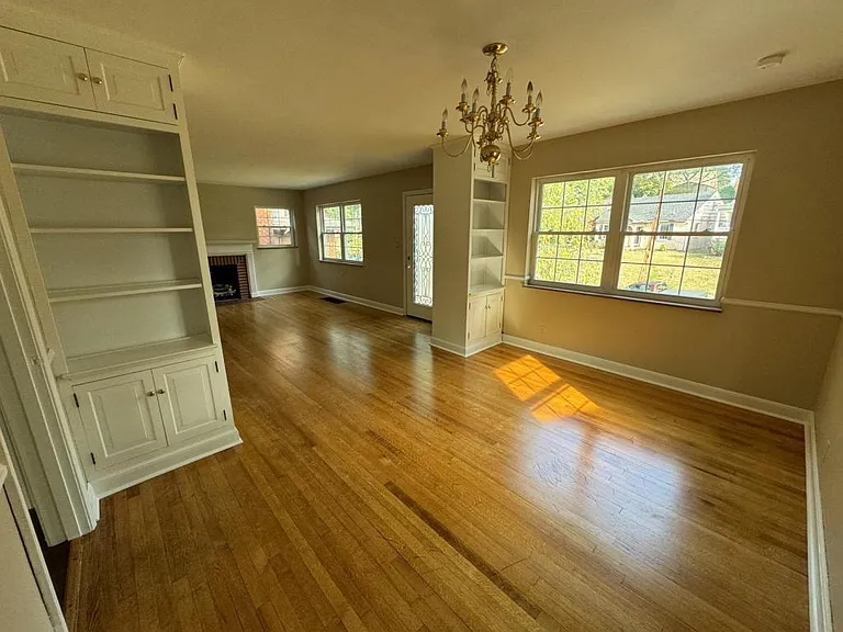 1637 Upland Rd — Photo 4
