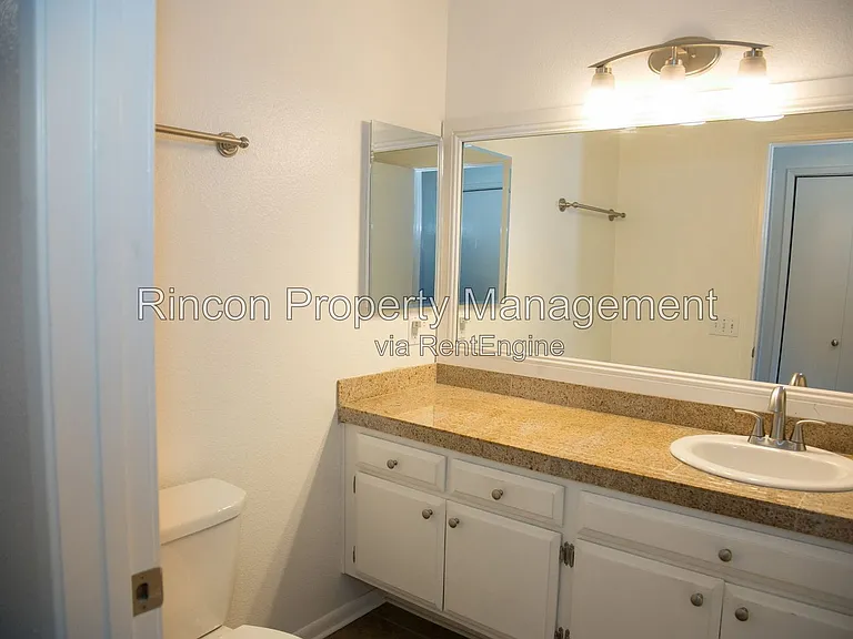 584 Doyle Ln — Photo 12