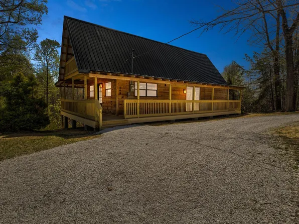 663 Twin Oaks Rd, Wellington, KY 40387