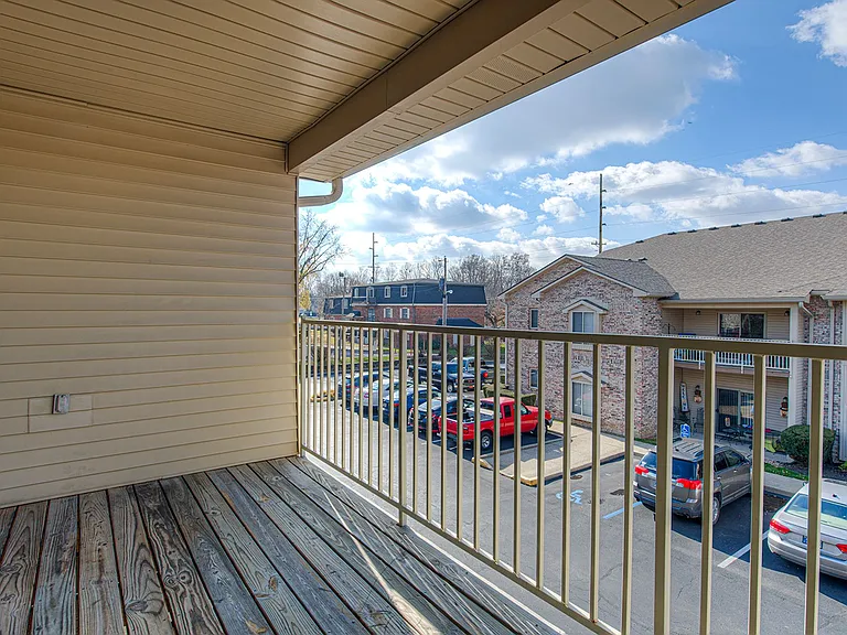Park Madison Apartments — Photo 15