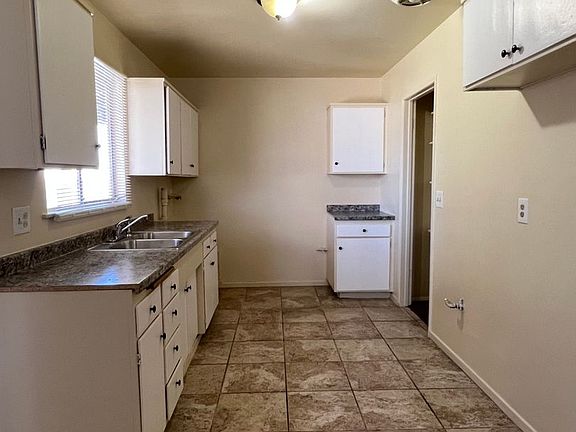 5th image of 1213 E Elizabeth St