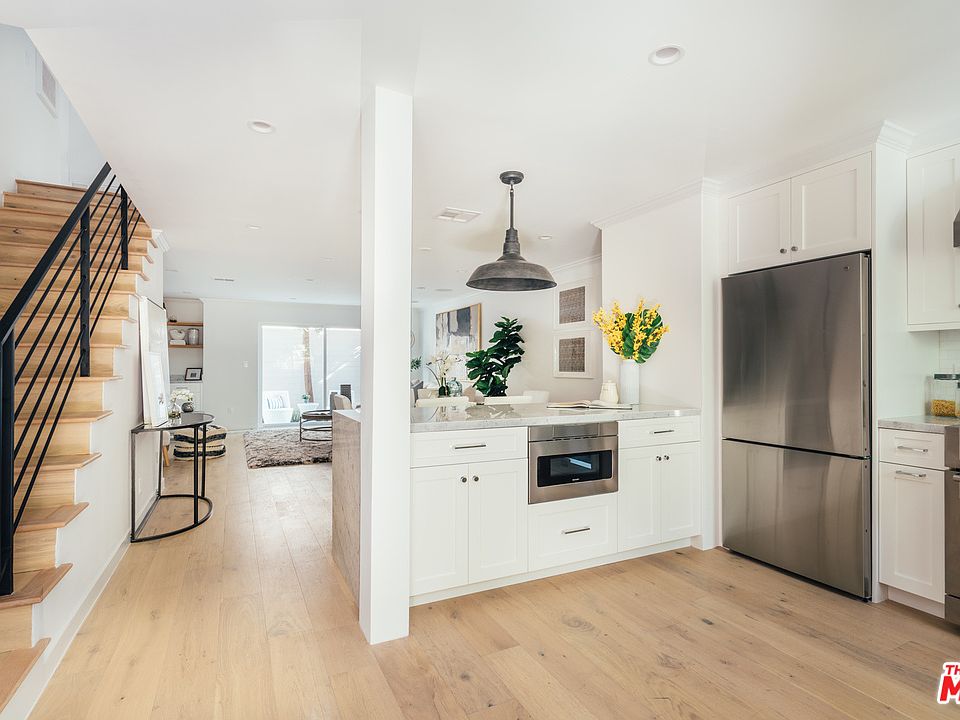 1st image of 934 19th St Unit 3