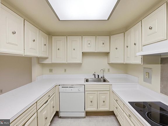 3rd image of 3505 S Leisure World Blvd #29-2E