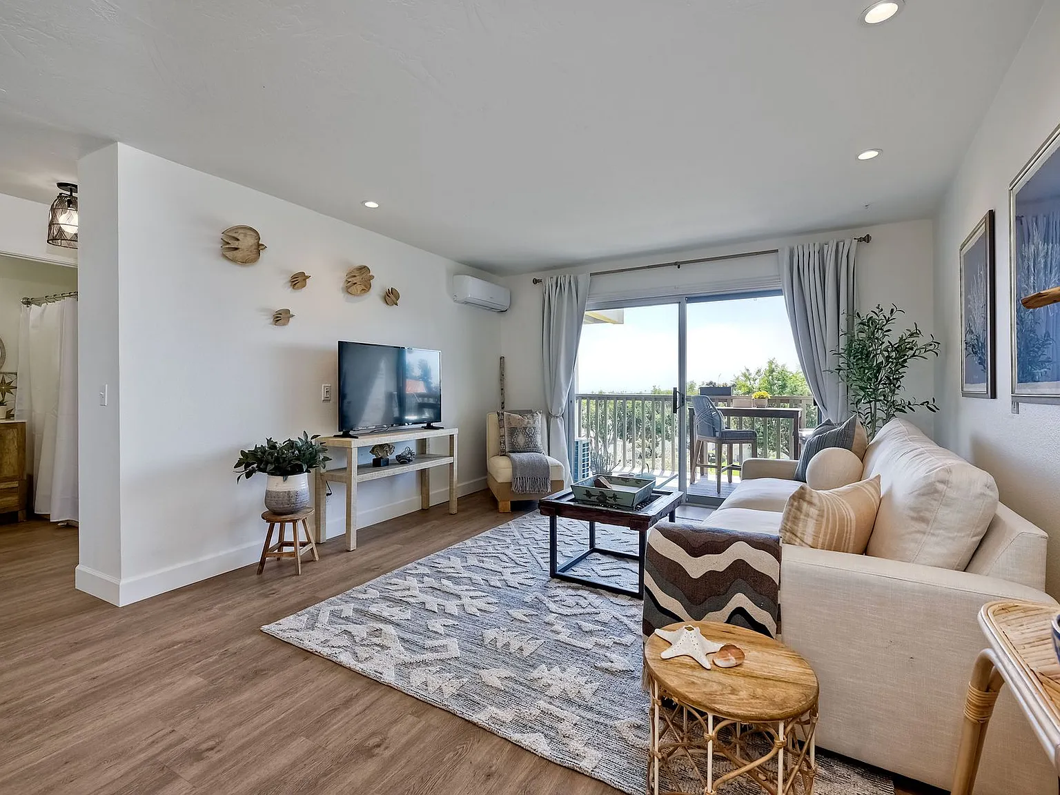2 bed, 959 sqft, $4,500 — Photo 3
