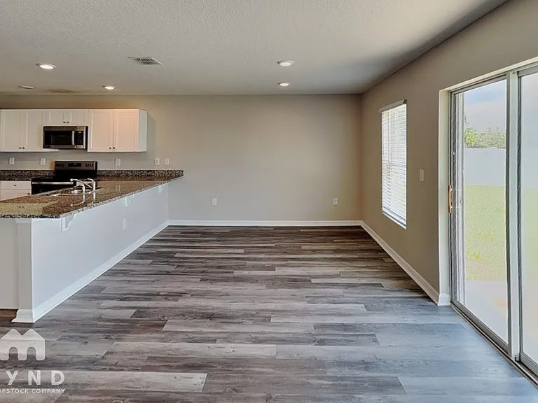 320 Daffodil Ln — Photo 7