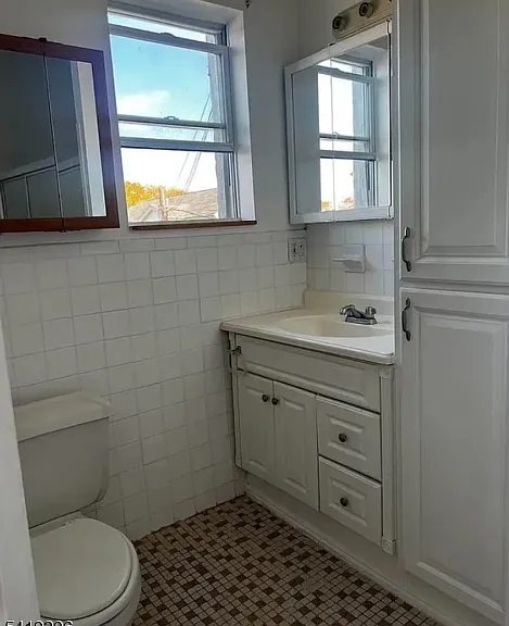 1254 Paterson Plank Rd #2B — Photo 4