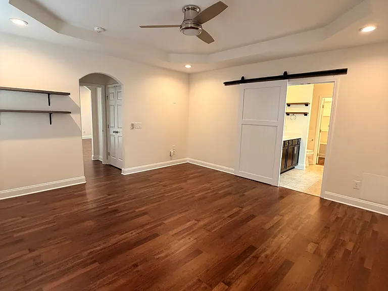 466 Carriage House Ln — Photo 10